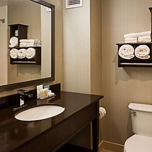 King Room Accessible Tub Mobility Hearing Access or Non-Smoking